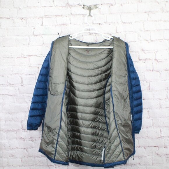 L.L. Bean Jackets & Coats Ll Bean Ultralight 85 Down Hooded Coat